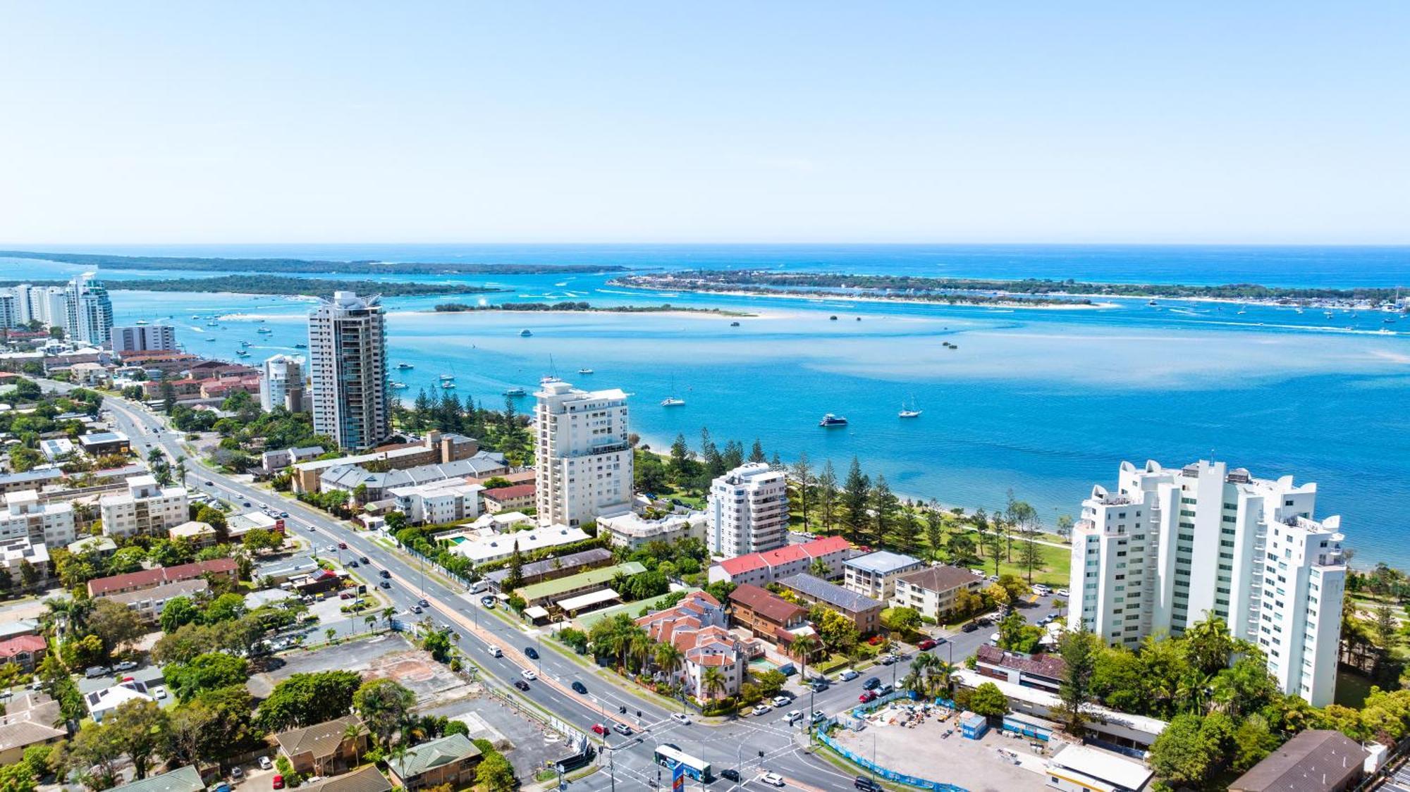 Santa Fe By The Broadwater Aparthotel Gold Coast Exterior photo