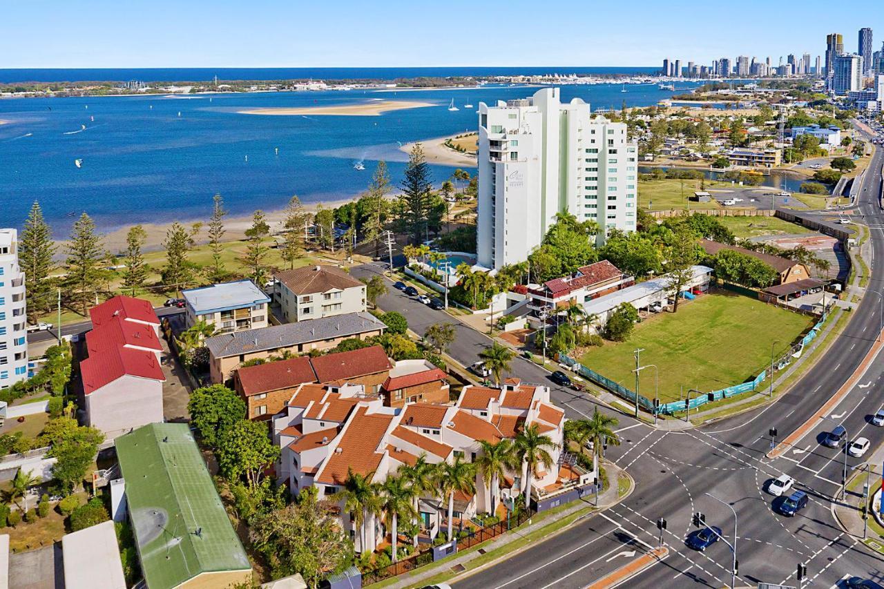 Santa Fe By The Broadwater Aparthotel Gold Coast Exterior photo